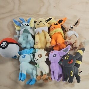(8) Evee Evolution Plushie Bundle